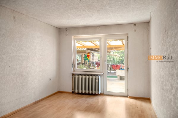 IMMORath.de - Einfamilienhaus mit großzügiger Nutzfläche und Gästezimm 10