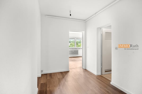 IMMORath.de - Helle 2-Zimmer-Wohnung mit Ausblick in Freiburg 2