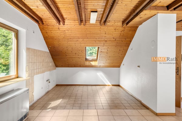 IMMORath.de Zweifamilienhaus in naturnaher Lage mit großzügigem Grun 9