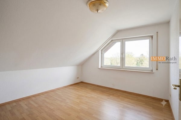 IMMORath.de - Doppelhaushälfte mit Einliegerwohnung und Garage 6