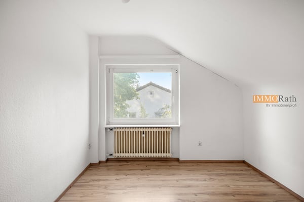 IMMORath.de Großzügige Doppelhaushälfte mit viel Potential 9