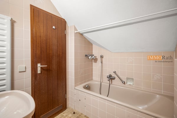 IMMORath.de - Helle 1-Zimmerwohnung im Dachgeschoss 5