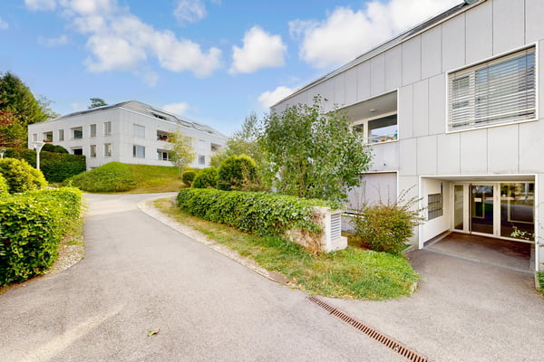 Bel appartement de 3,5 pièces de 89 m² à louer dans un quartier calme 2