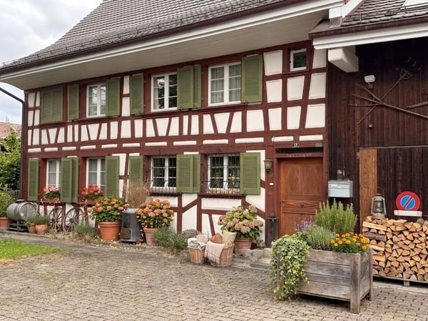 Ein historisches gut unterhaltenes Riegelhaus im Thurgau sucht eine neue Familie 1