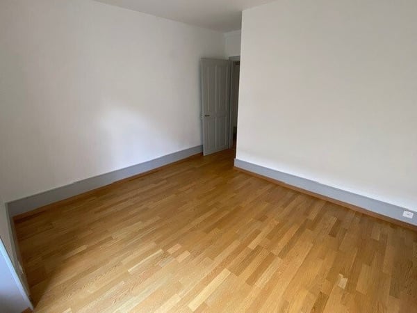Schöne und aufgefrischte 3-Zimmerwohnung im 2.OG in Biel! 8