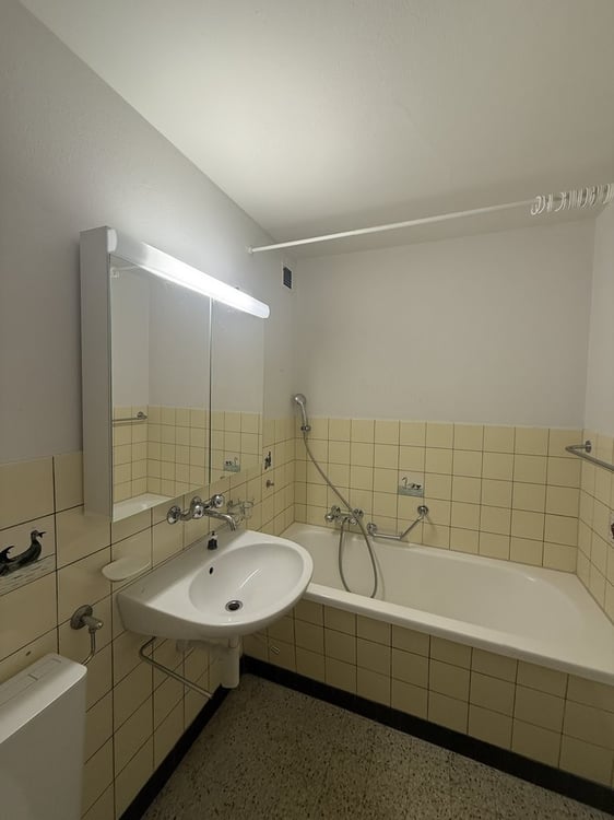 Helle 4.5-Zimmerwohnung mit grosszügigen Räumen und viel Charme 6