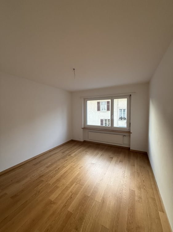 Helle 4.5-Zimmerwohnung mit grosszügigen Räumen und viel Charme 4