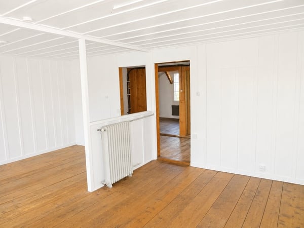 4.0-Zimmer-Dachwohnung mit Charme und eigenem Sitzplatz 1