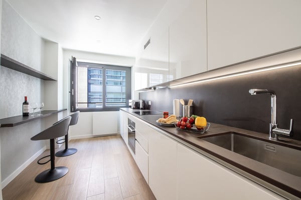 Flexible Rental from 1 Month — Furnished 1.5-Room Apartment with Balcony in Lugano 13