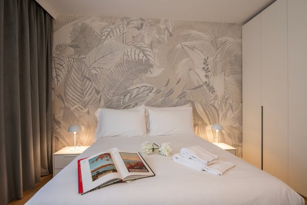 Flexible Rental from 1 Month -Furnished 2.5-Room Apartment with Balcony and Stunning Views in Lugano 10