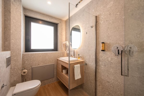 Flexible Rental from 1 Month -Furnished 2.5-Room Apartment with Balcony and Stunning Views in Lugano 8