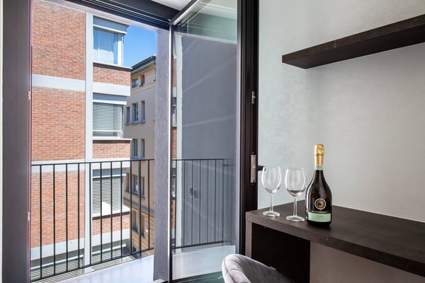 Flexible Rental from 1 Month -Furnished 2.5-Room Apartment with Balcony and Stunning Views in Lugano 18