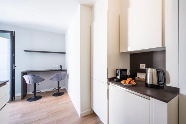 Flexible Rental from 1 Month -Furnished 2.5-Room Apartment with Balcony and Stunning Views in Lugano 16