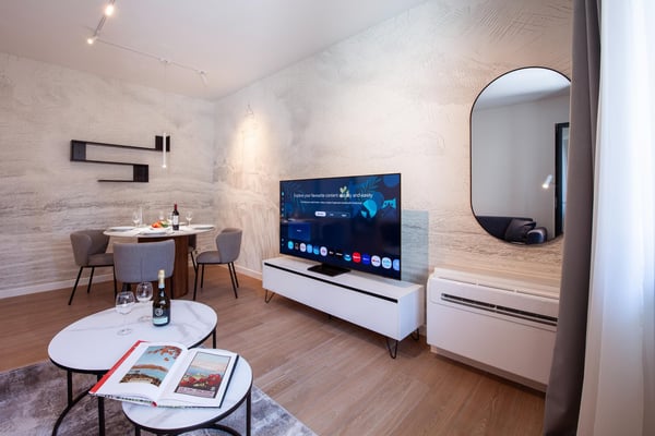 Flexible Rental from 1 Month — Furnished 2.5-Room Apartment with 2 Bathrooms and Balcony in Lugano 14