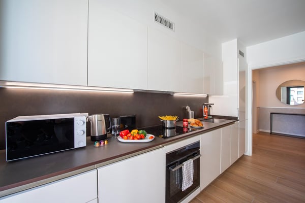 Flexible Rental from 1 Month — Furnished 2.5-Room Apartment with 2 Bathrooms and Balcony in Lugano 7