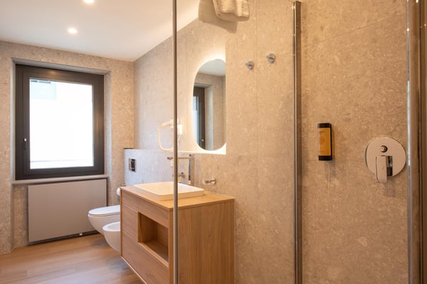 Flexible Rental from 1 Month — Furnished 2.5-Room Apartment with 2 Bathrooms and Balcony in Lugano 10