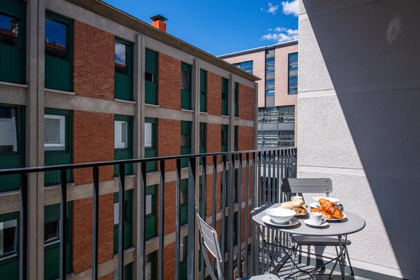 Flexible Rental from 1 Month — Furnished 2.5-Room Apartment with 2 Bathrooms and Balcony in Lugano 6