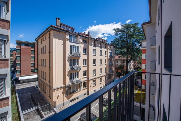 Flexible Rental from 1 Month — Furnished 2.5-Room Apartment with 2 Bathrooms and Balcony in Lugano 16