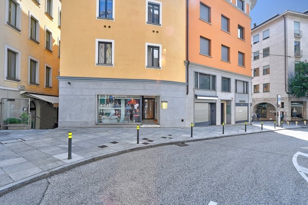 Flexible Rental from 1 Month — Furnished 2.5-Room Apartment in Central Lugano 18
