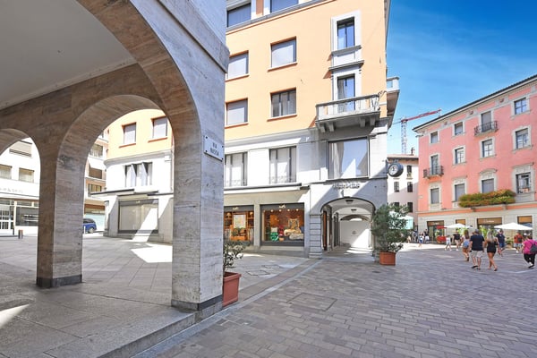 Flexible Rental from 1 Month — Furnished 2.5-Room Apartment in Central Lugano 16