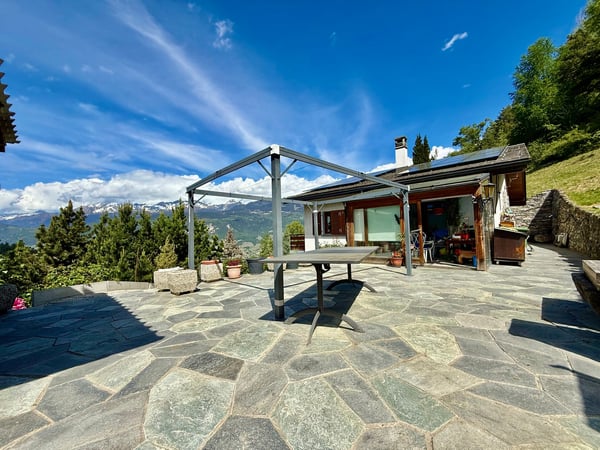 Maison individuelle avec grand terrain à bâtir dans le Val d'Anniviers 2