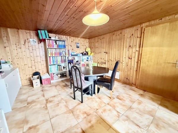 Maison familale avec 2 pièces indépendantes à Aven 10