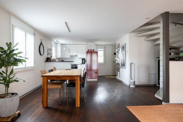 Grosszügige 4.5-Zimmer-Maisonette-Wohnung in Utzenstorf 2