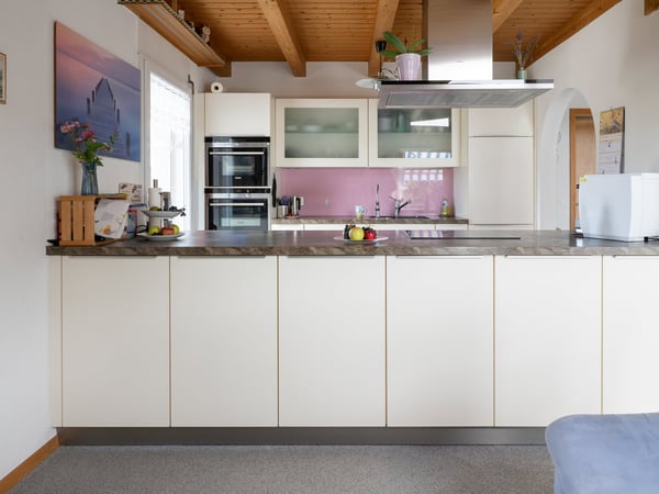 Charmante 2.5-Zimmer-Dachwohnung mit Weitblick 2
