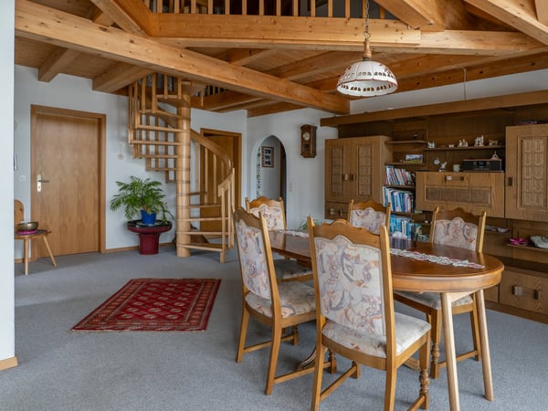 Charmante 2.5-Zimmer-Dachwohnung mit Weitblick 11