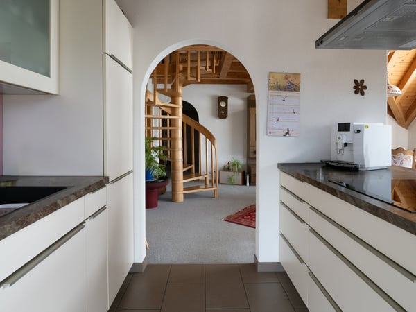Charmante 2.5-Zimmer-Dachwohnung mit Weitblick 5
