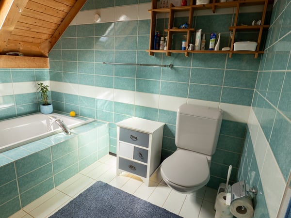 Charmante 2.5-Zimmer-Dachwohnung mit Weitblick 24
