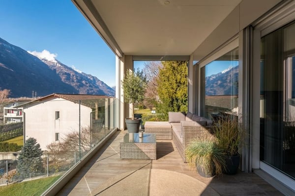3.5 locali moderno e luminoso con loggia a Claro 1