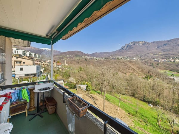 Attico 4.5 locali con vista monti a Lugaggia 11