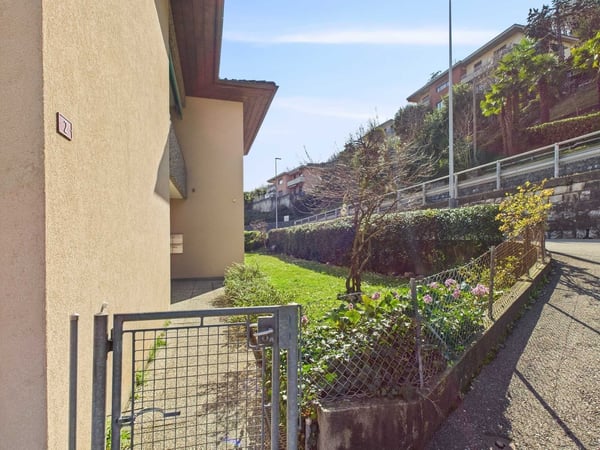 Attico 4.5 locali con vista monti a Lugaggia 2
