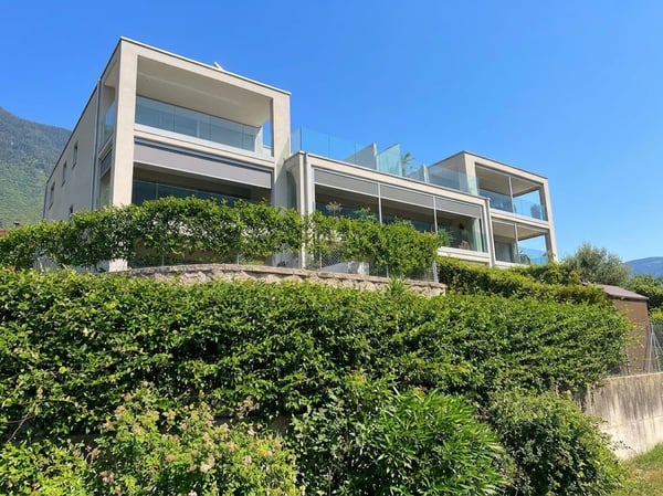 2.5 locali moderno e luminoso con loggia a Claro 9