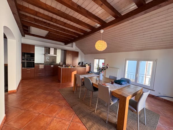 Chambre meublée disponible dans une grande villa en colocation à Apples 5