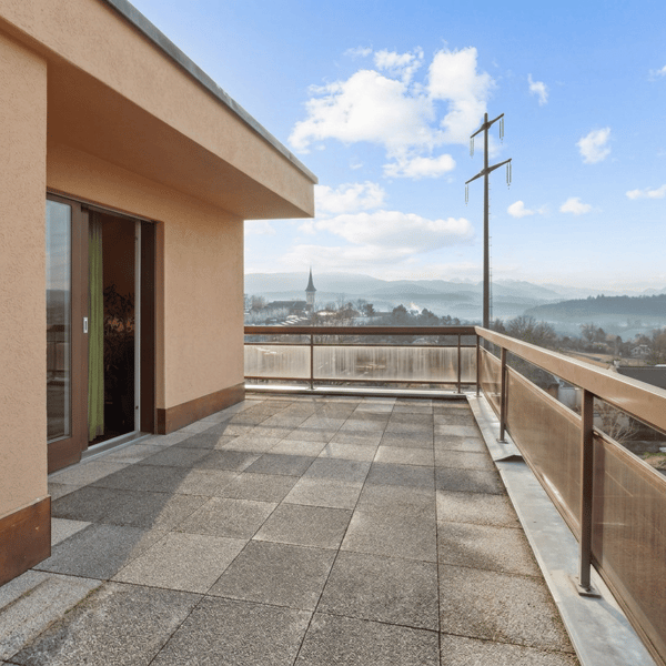 Attique 7.5 pièces – 154 m² habitables – Terrasse plein sud de 110 m² et vue panoramique