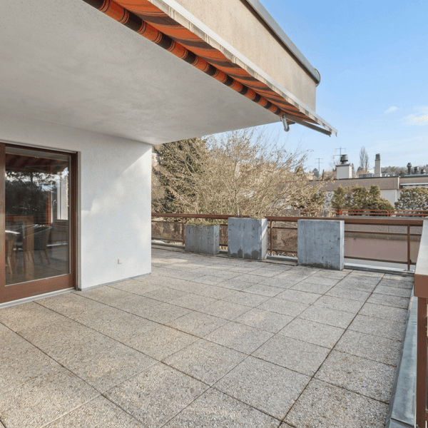 Attique 7.5 pièces – 154 m² habitables – Terrasse plein sud de 110 m² et vue panoramique 9