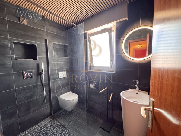 Attique 7.5 pièces – 154 m² habitables – Terrasse plein sud de 110 m² et vue panoramique 10