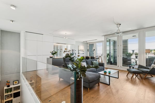 Exklusive 3.5-Zimmer- Attika-Wohnung im legendären Puls 5 1