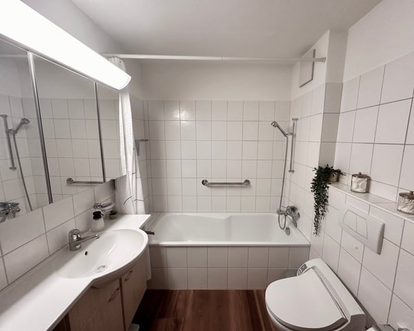 Exklusive 4.5-Zimmer- Gartenmaisonette in Winkel ZH 10