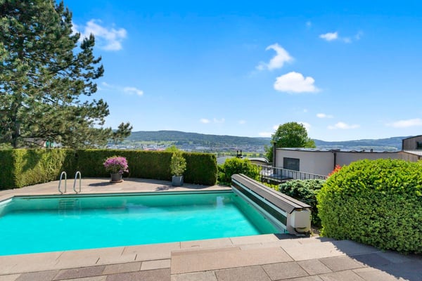 Exklusive Aussichtsvilla mit Pool 2