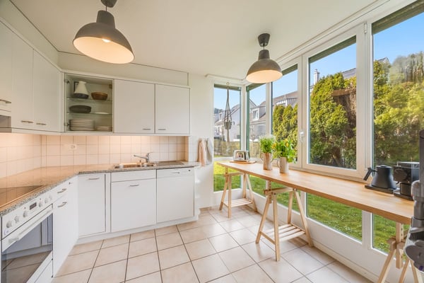 Grosszügige 3.5-Zimmer-Gartenwohnung mit 108 m² , Ruhe, Sonne & Nähe Zürichsee 2