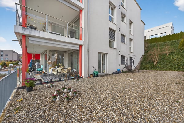 Sonnige 1.5-Zimmer-Gartenwohnung mit Balkon und grossem Gartensitzplatz 10