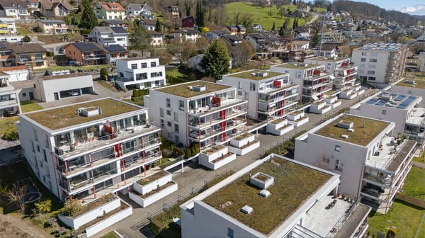 Sonnige 1.5-Zimmer-Gartenwohnung mit Balkon und grossem Gartensitzplatz 13