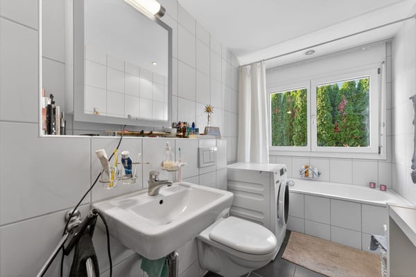 2.5-Zimmer-Gartenwohnung mit Balkon und grosszügigem Gartensitzplatz 13
