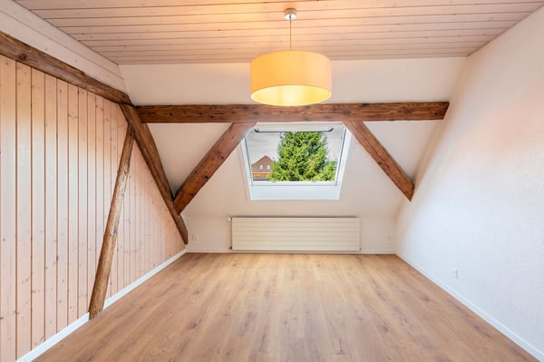 Duplex 3.5 pièces dans une ancienne grange — env. 98 m², charpente d'époque — Courfaivre 7