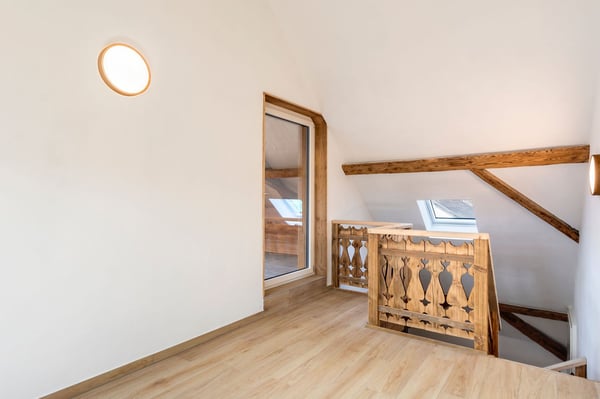 Duplex neuf et meublé —  5.5 pièces (3 chambres + mezzanine) — env. 128 m² + loggia — Courfaivre 6