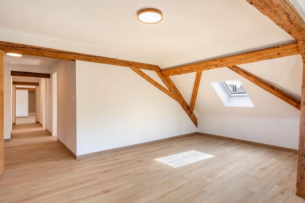 Duplex neuf et meublé —  5.5 pièces (3 chambres + mezzanine) — env. 128 m² + loggia — Courfaivre 12