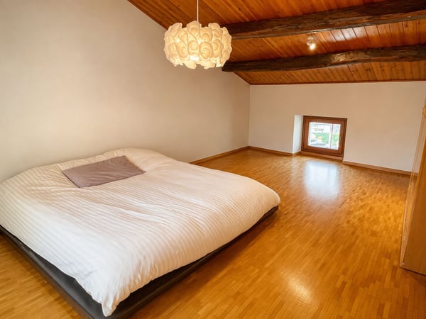 Comoda casa bifamiliare, due appartamenti di 4.5 locali 6